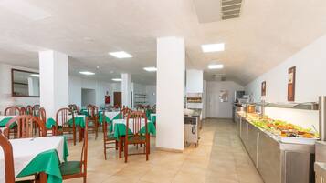 Café da manhã, almoço e jantar
