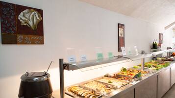 Aamiainen, lounas ja illallinen