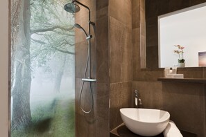 Deluxe Room | Regadera en el baño