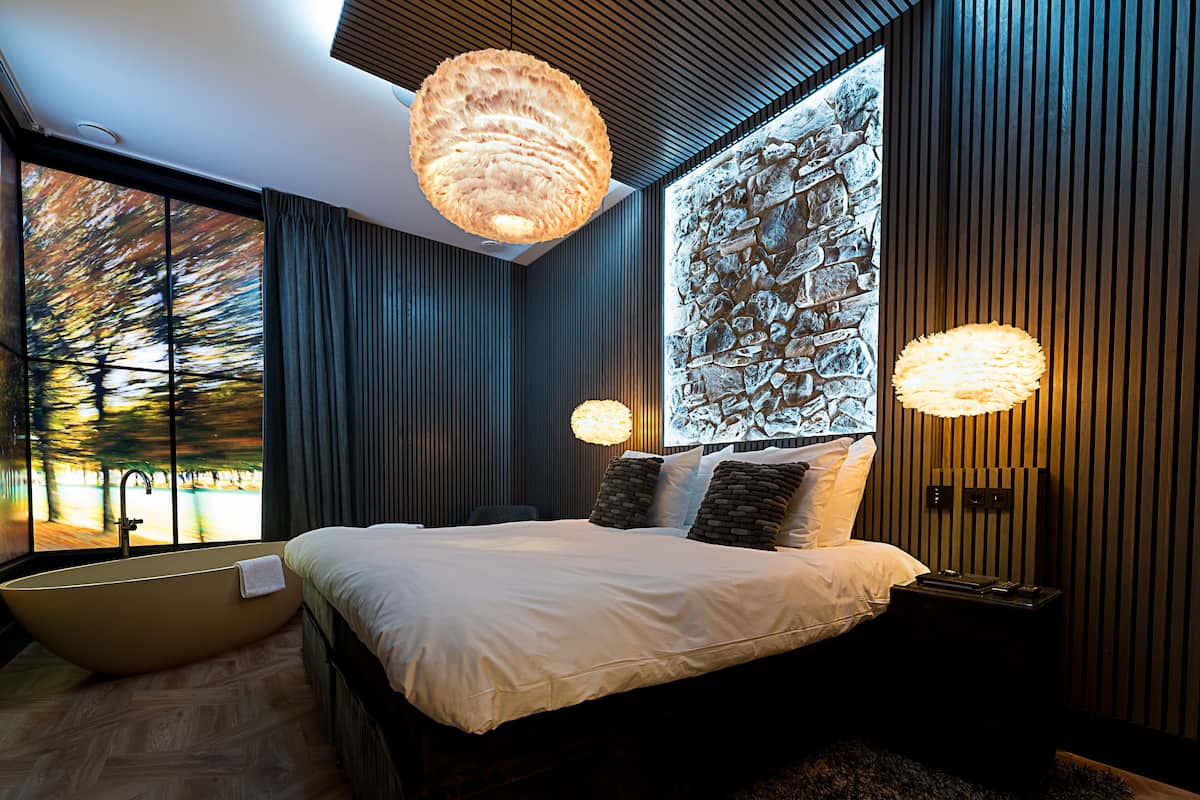 sensation suite | 1 bedroom, premium bedding, pillow-top beds, free minibar items