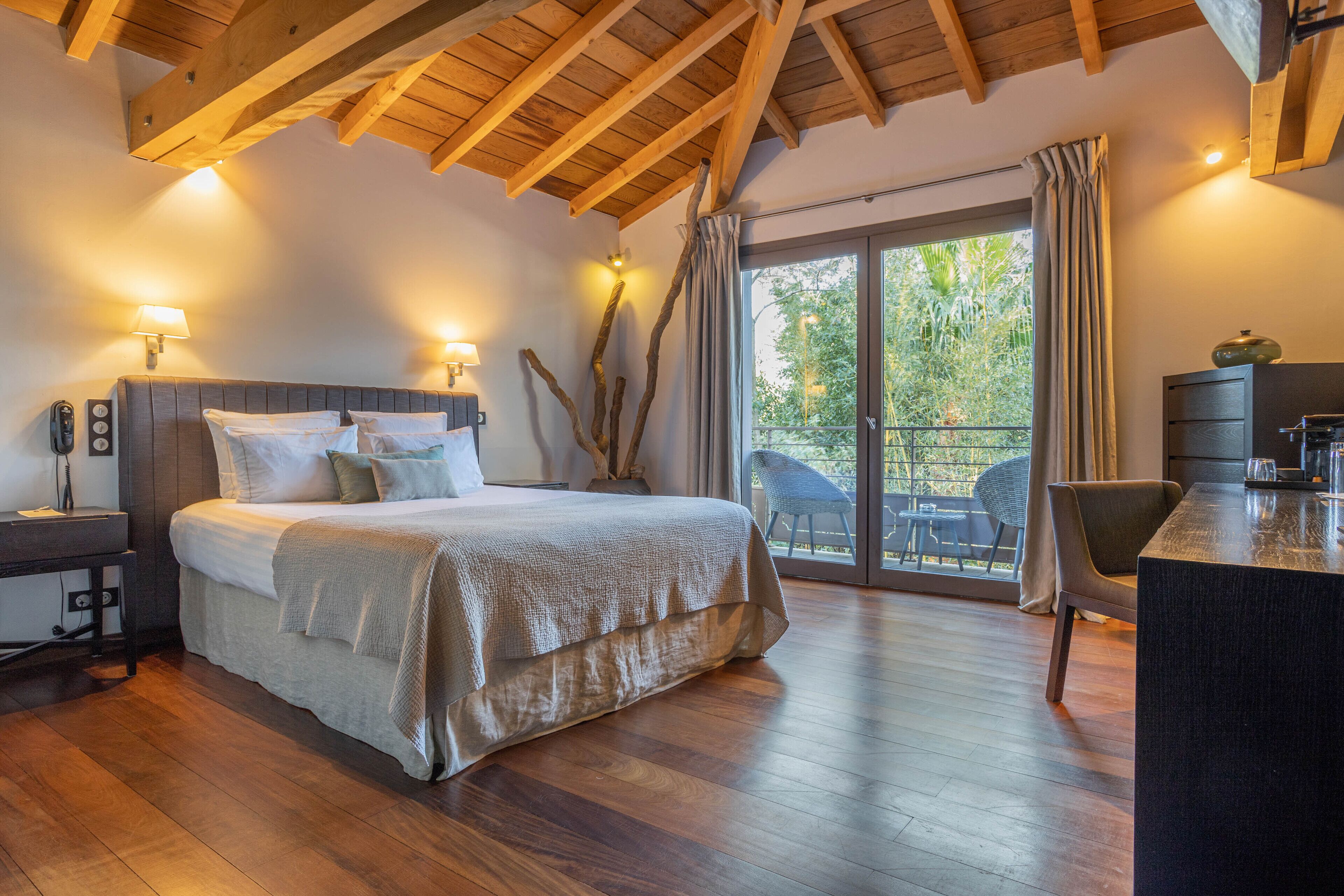 cocoon room with garden view | premium bedding, minibar, in-room safe, desk