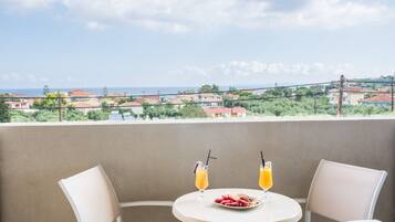 Deluxe Studio | Balcony