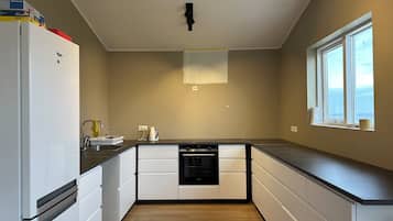 Standard Double or Twin Room | Shared kitchen