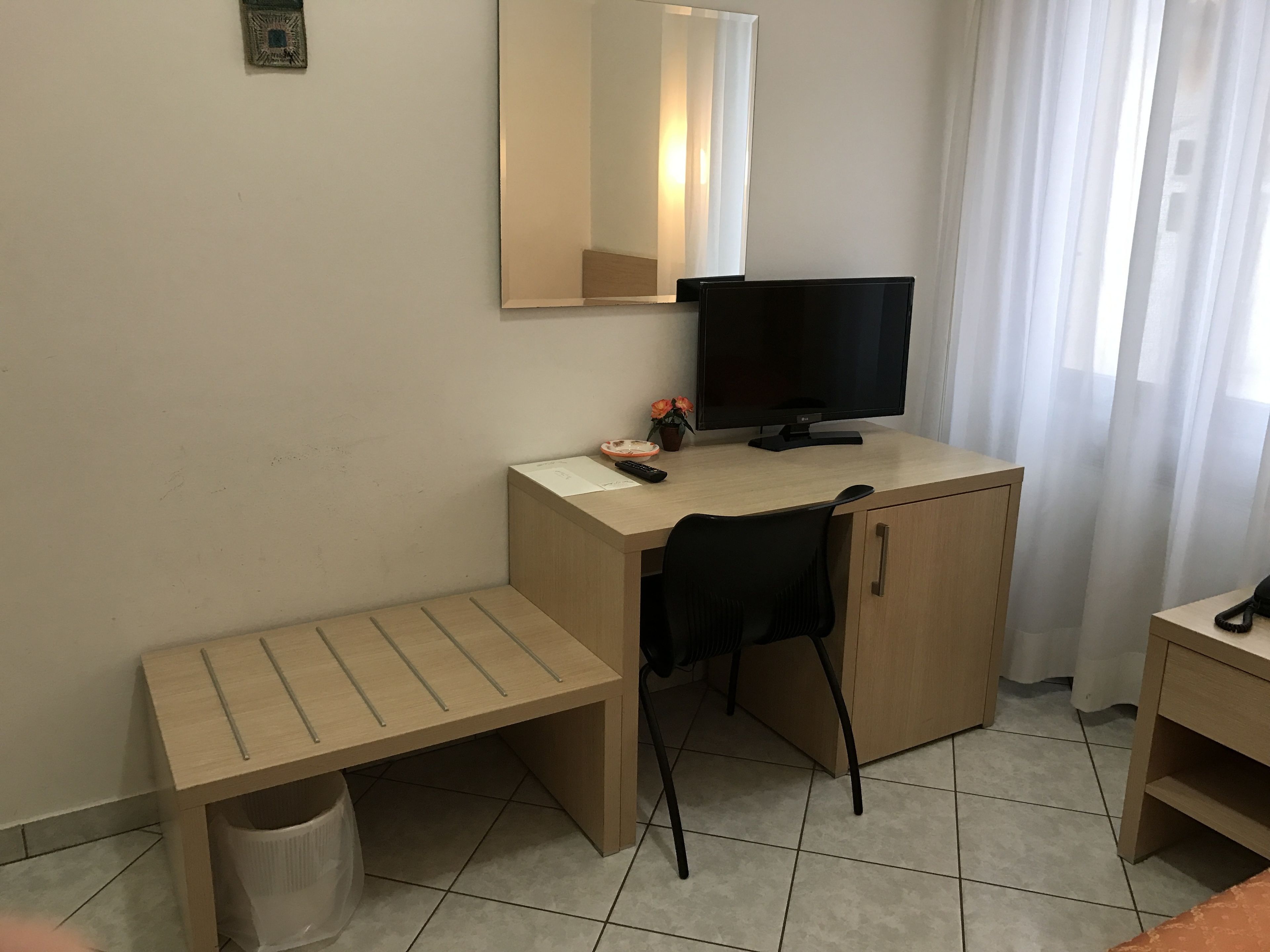 single room | frette italian sheets, select comfort beds, in-room safe