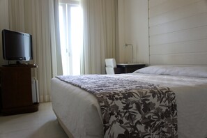 Minibar, in-room safe, free WiFi, bed sheets