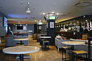 Bar (on property) - Urban Central Accommodation - Hostel (Southbank)