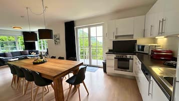 Superior Appartement, Küche, Bergblick | Eget kjøkken | Kjøleskap, ovn, kokeplater og oppvaskmaskin