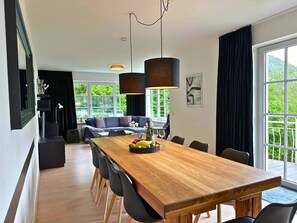 Superior Appartement, Küche, Bergblick | In-room dining - Haus Sonnenwende (Bad Gastein)