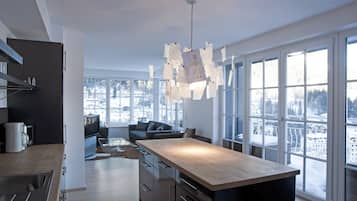 Penthouse, 3 Schlafzimmer | Dapur peribadi | Peti sejuk, ketuhar, dapur, mesin basuh pinggan mangkuk