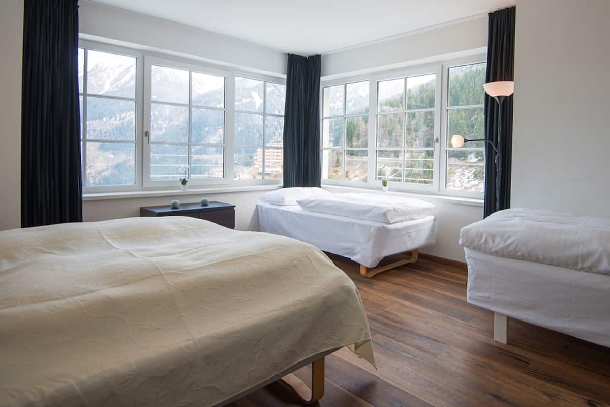 Deluxe-Apartment, 3 Schlafzimmer, Küche, Bergblick | 2 camere, con stile personalizzato, con arredamento individuale