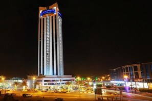 الإطلالة من المنشأة