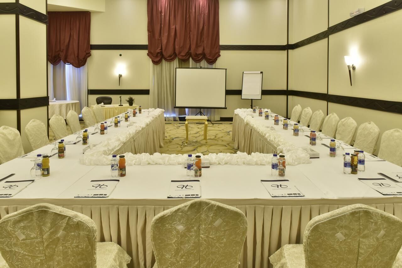 Photo - Awaliv International Hotel