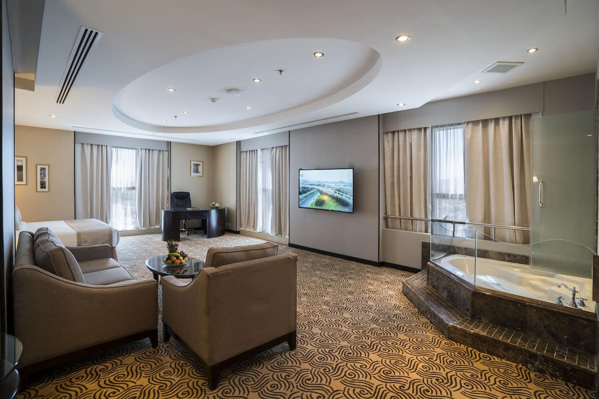 Cubrecamas, colchones Select Comfort y minibar con artículos gratuitos