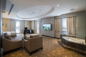 皇家套房, 按摩浴缸 | 羽绒被、Select Comfort 床、迷你吧（备有免费物品）、客房内保险箱