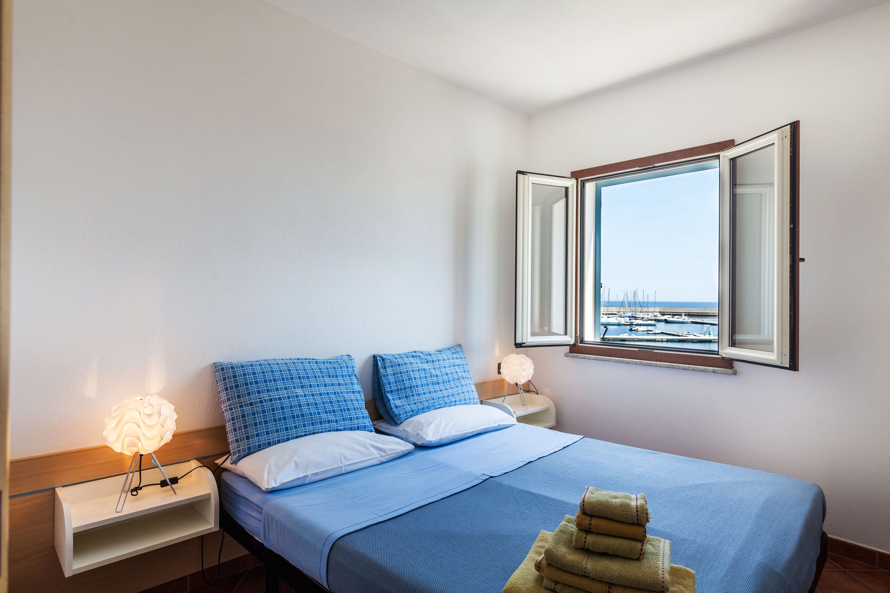 Leilighet, 1 soverom, anneks | Safe på rommet, individuelt innredet, blendingsgardiner og lydisolert