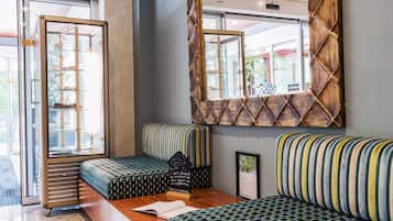 Serveert lunch en diner