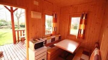 Bungalow | In-room dining