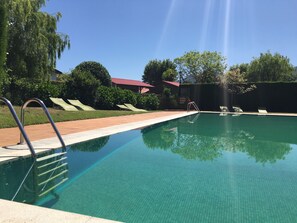 Piscina a l'aire lliure de temporada 