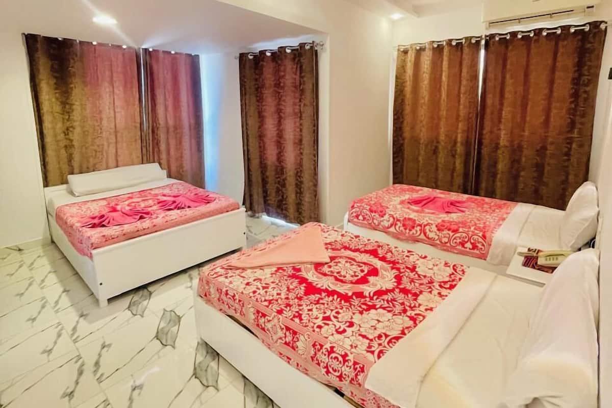 Rollaway beds, free WiFi, bed sheets