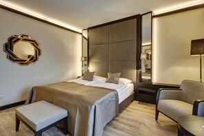 Business Classic | Ropa de cama de alta calidad y caja de seguridad en la habitación 