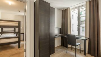 Premium bedding, in-room safe, desk, blackout drapes