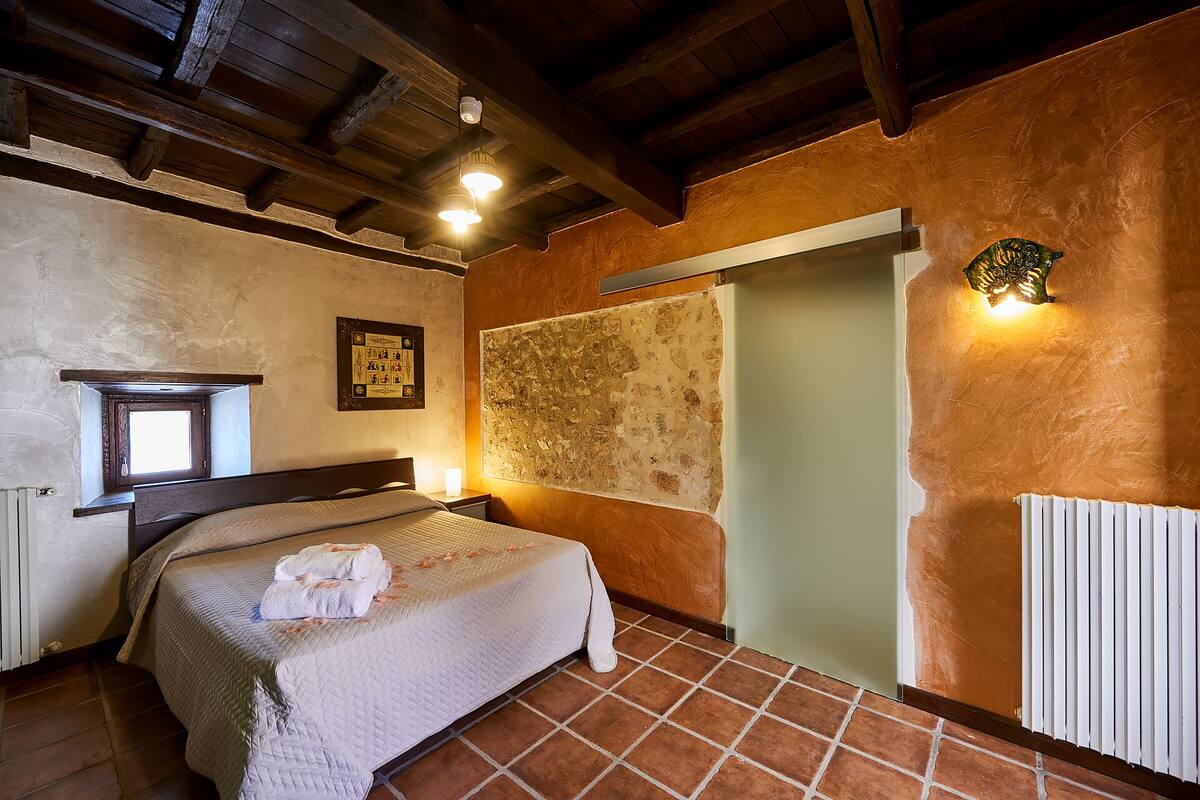 Standard Apartment, 1 Bedroom, Ground Floor | Premium bedding, down duvets, soundproofing, iron/ironing board