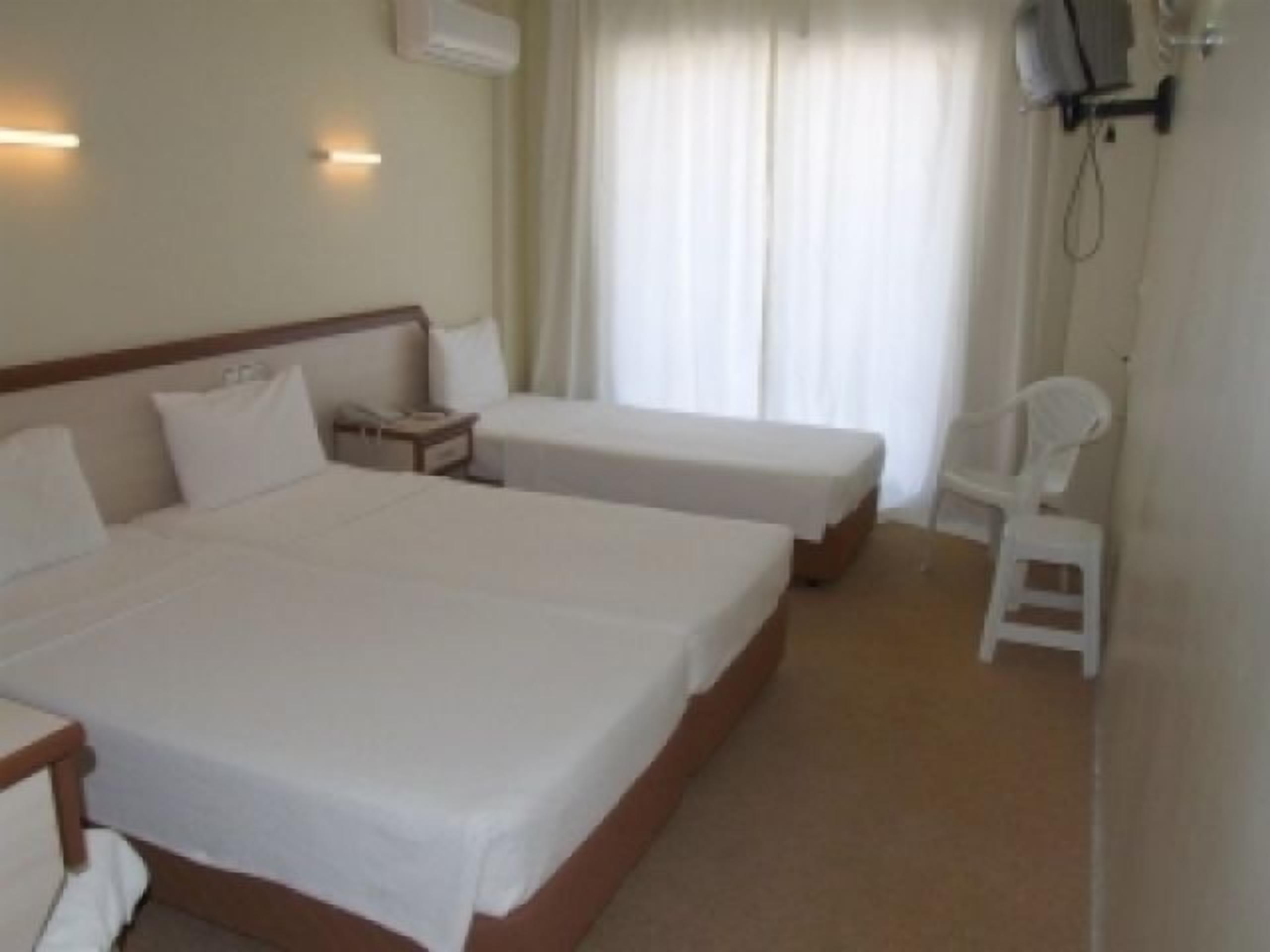 basic triple room | 1 bedroom, minibar, soundproofing, free wifi