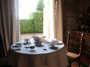 Free daily self-serve breakfast - Casa das Torres (Ponte de Lima)