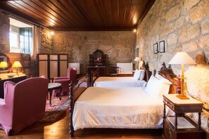 Classic Double or Twin Room, Private Bathroom | Free WiFi - Casa das Torres (Ponte de Lima)