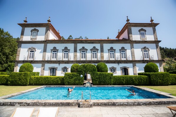 Seasonal outdoor pool - Casa das Torres (Ponte de Lima)