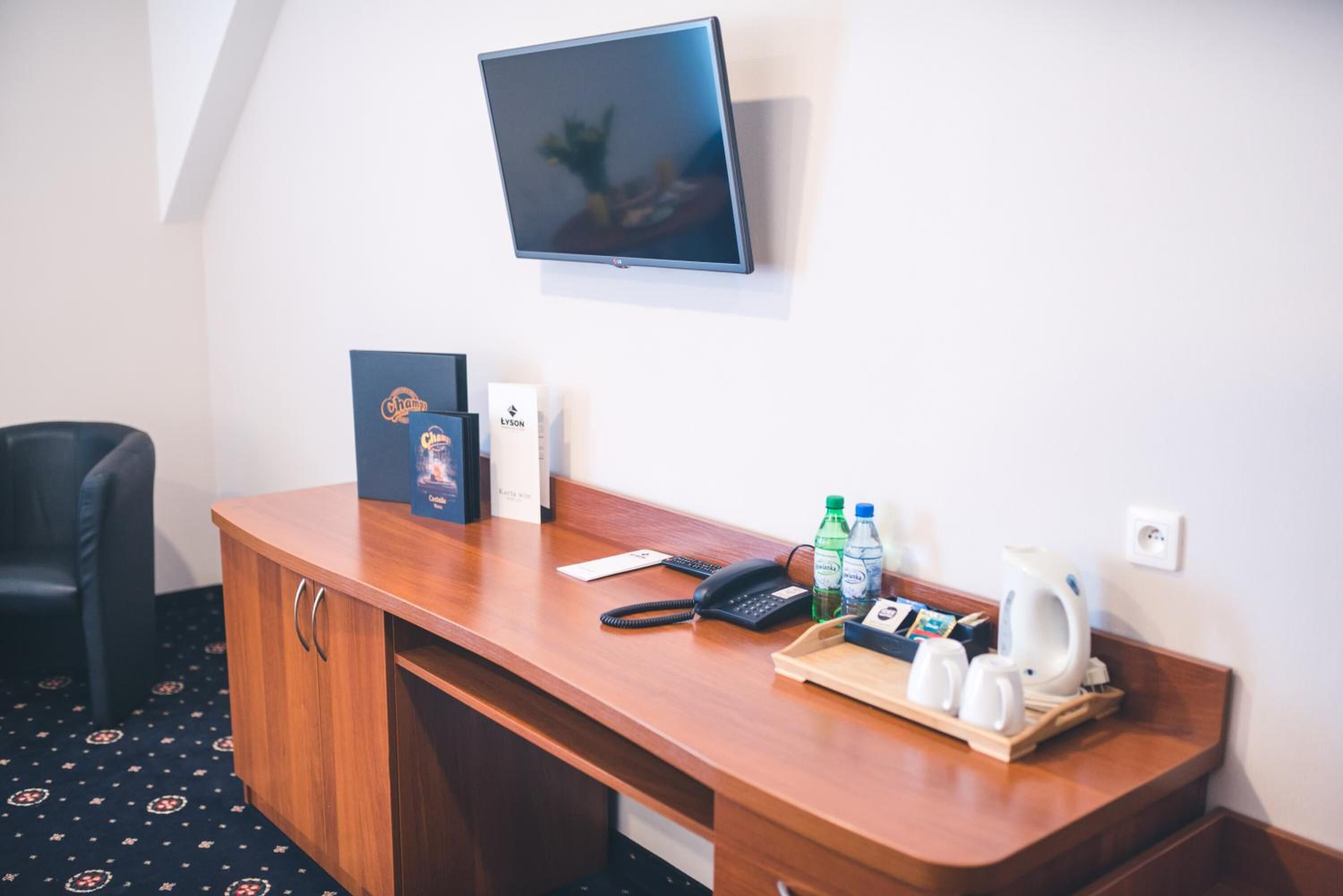 minibar, in-room safe, desk, blackout curtains