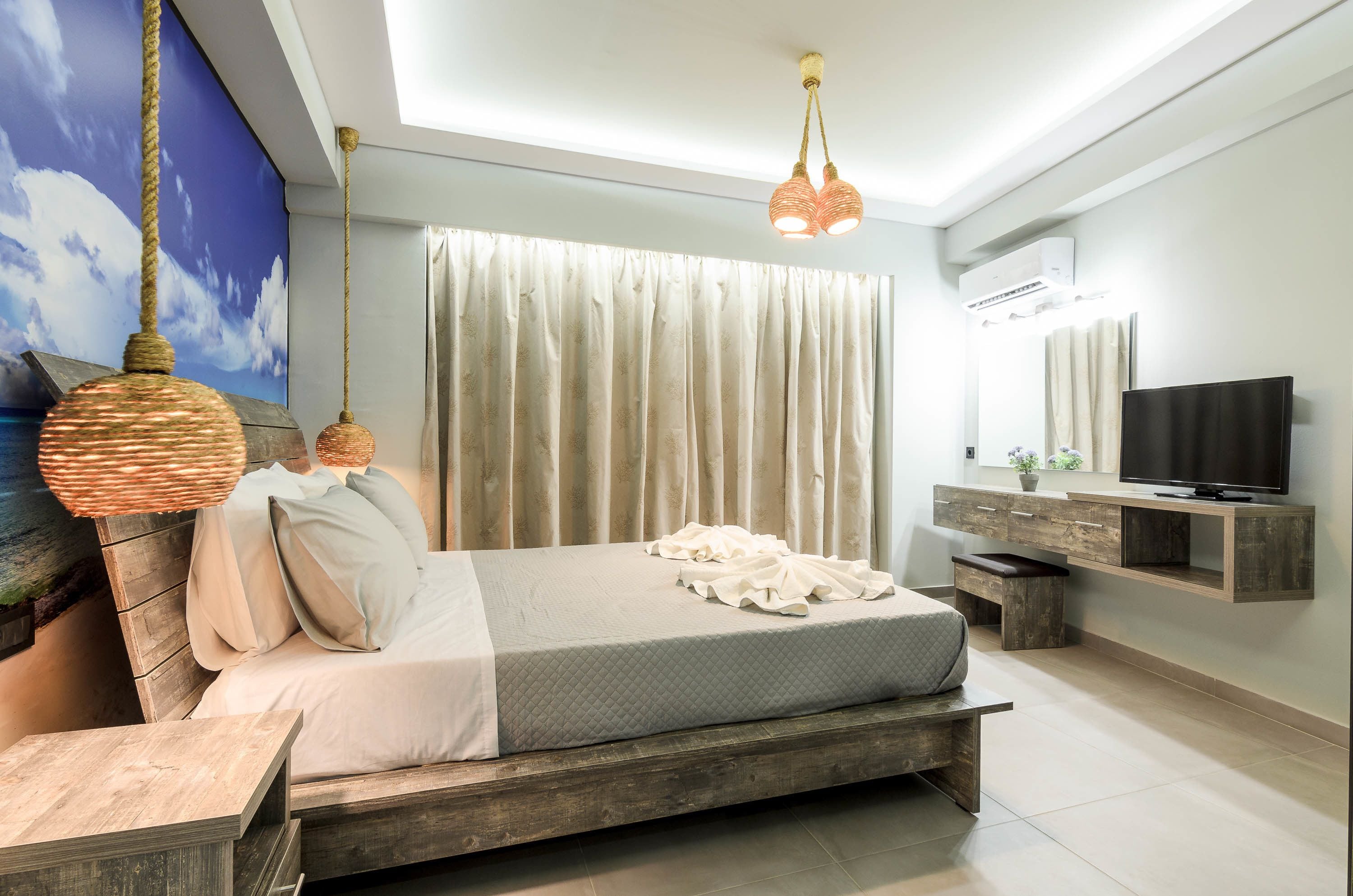 deluxe studio | soundproofing, free wifi, bed sheets