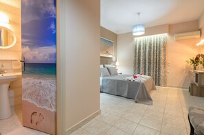 ซูพีเรียสตูิดิโอ | ห้องน้ำ | ฝักบัว, ของใช้ในห้องน้ำฟรี, ไดร์เป่าผม, ผ้าเช็ดตัว