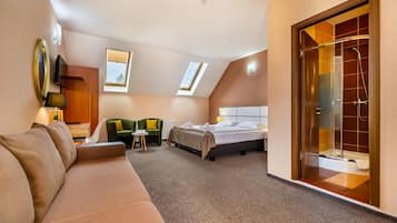 Superior Family Room | Minibar, in-room safe, soundproofing, iron/ironing board