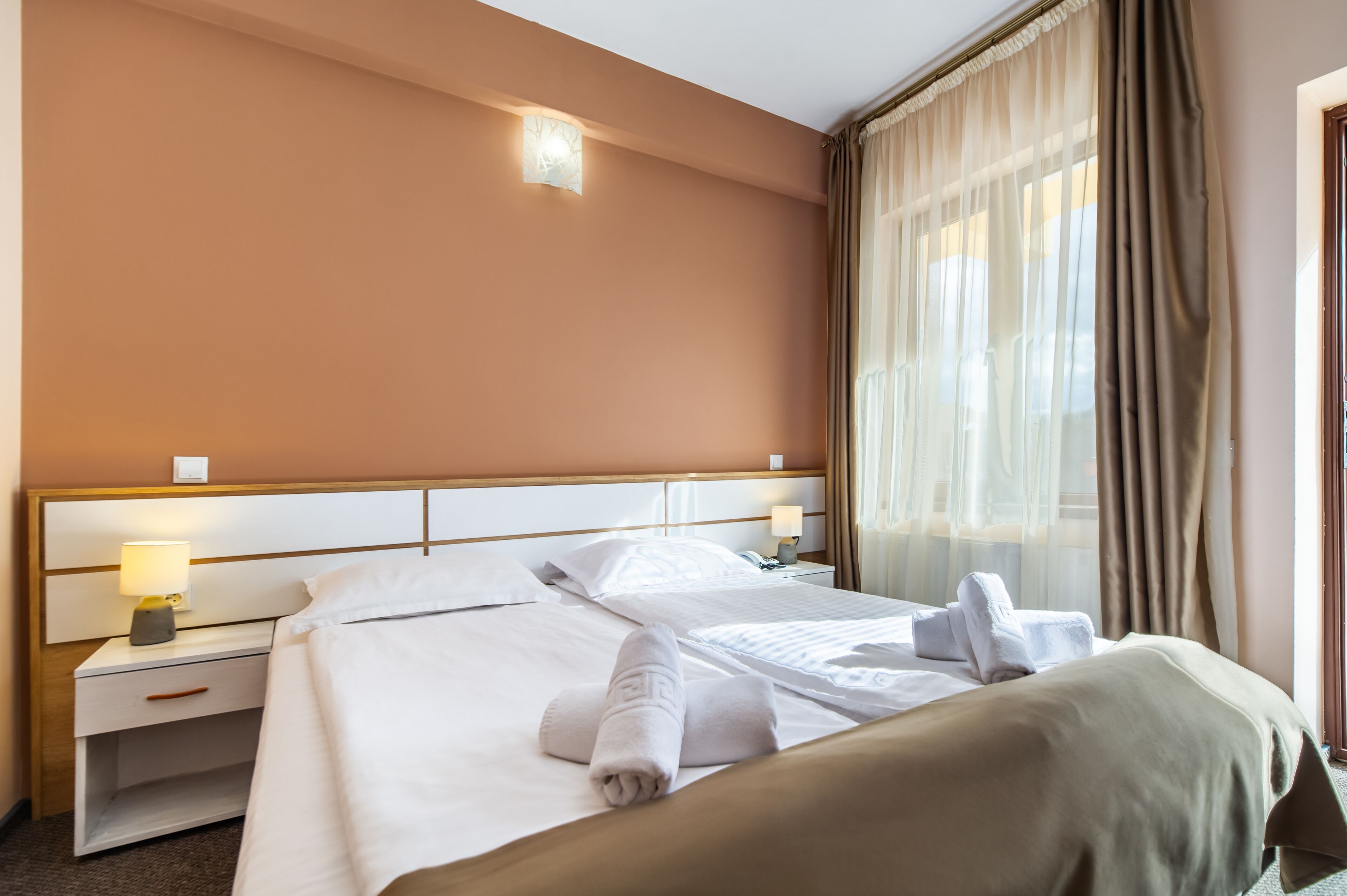Double Economy | Minibar, in-room safe, soundproofing, iron/ironing board