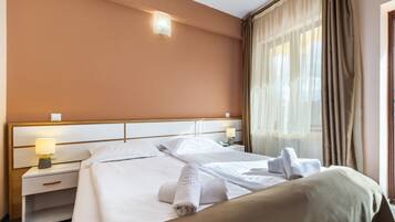 Double Economy | Minibar, in-room safe, soundproofing, iron/ironing board