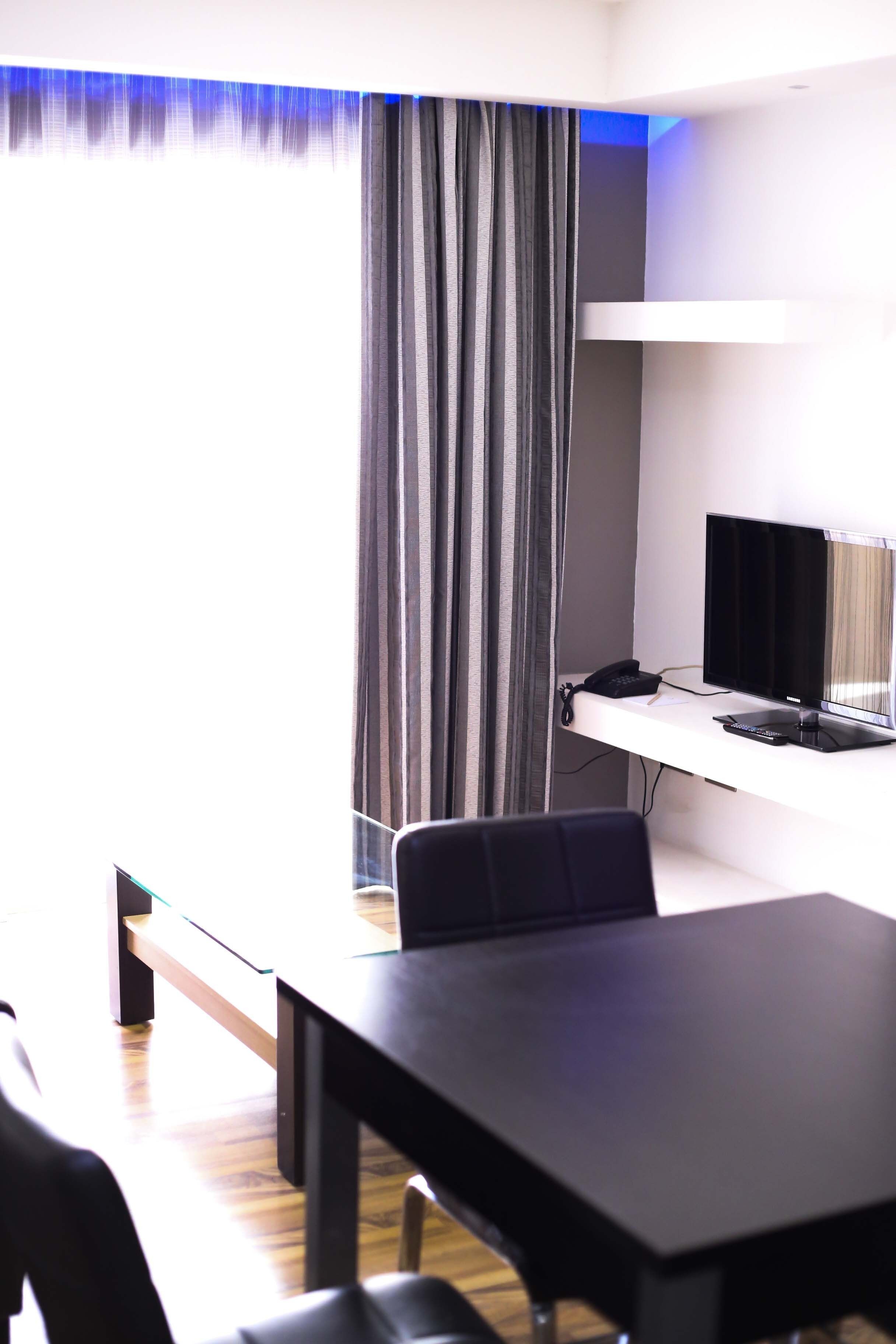 family room, multiple beds | minibar, in-room safe, desk, laptop workspace