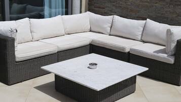 Luxury Penthouse, 3 Bedrooms, Sea View, Sea Facing | Minibar, in-room safe, desk, laptop workspace