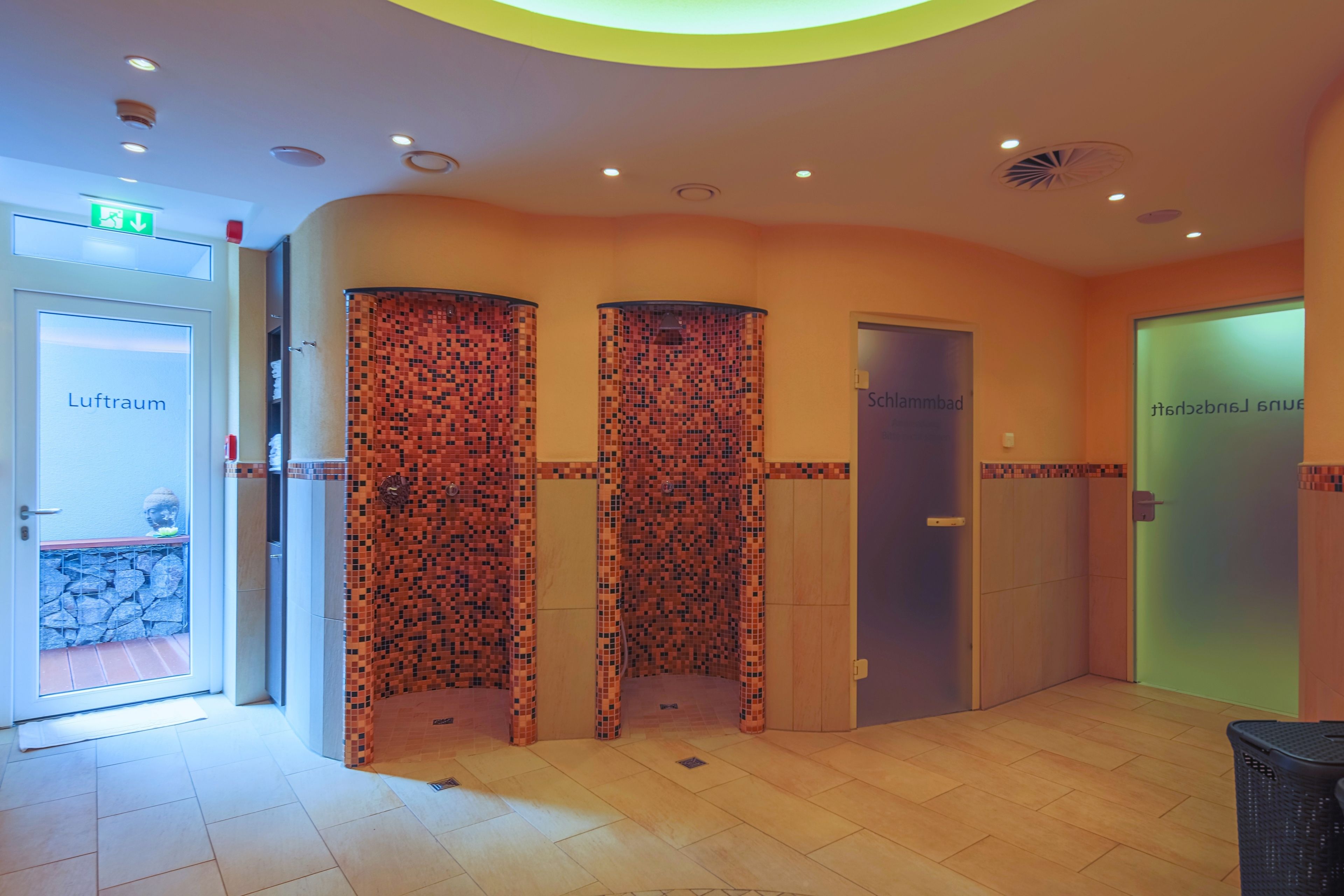 sauna, steam room, body treatments, mud baths, aromatherapy