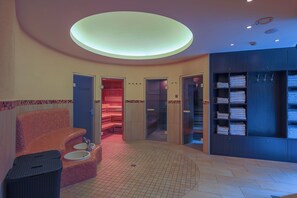 Sauna, Dampfbad, Körperbehandlungen, Schlammbad, Aromatherapie
