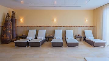 Sauna, Dampfbad, Körperbehandlungen, Schlammbad, Aromatherapie