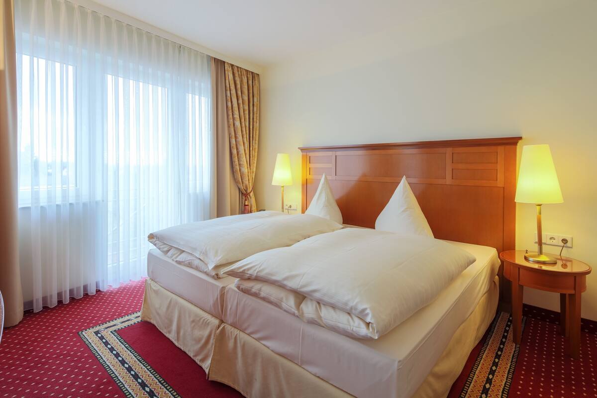 1 bedroom, premium bedding, minibar, in-room safe