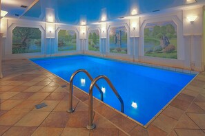 Indoor pool, pool loungers