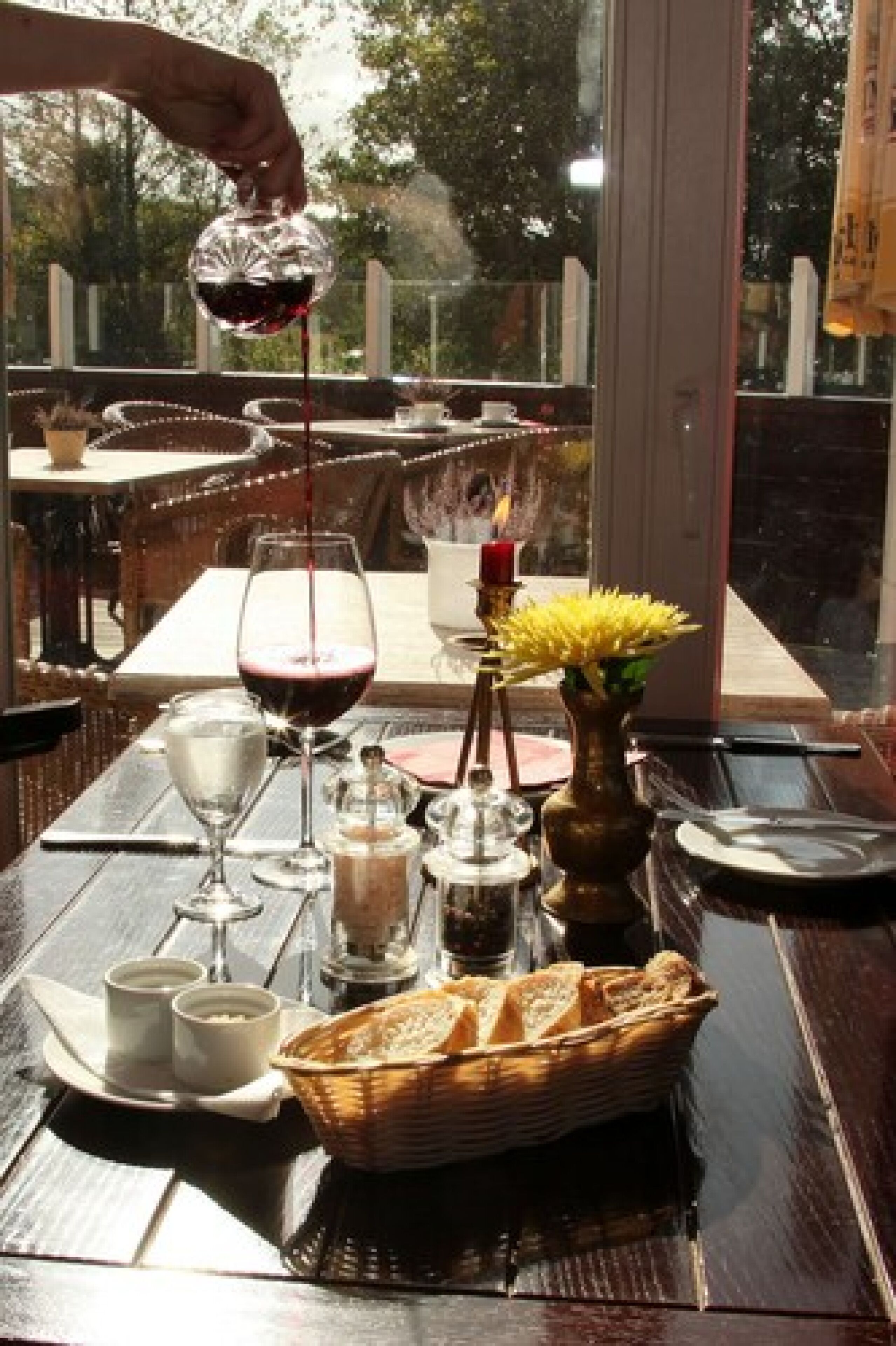 lunch and dinner served