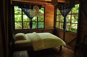 Bungalow Tiêu chuẩn, 2 phòng ngủ (For 5 People) | Bộ đồ giường cao cấp, nệm có lớp đệm bông, trang trí khác biệt 