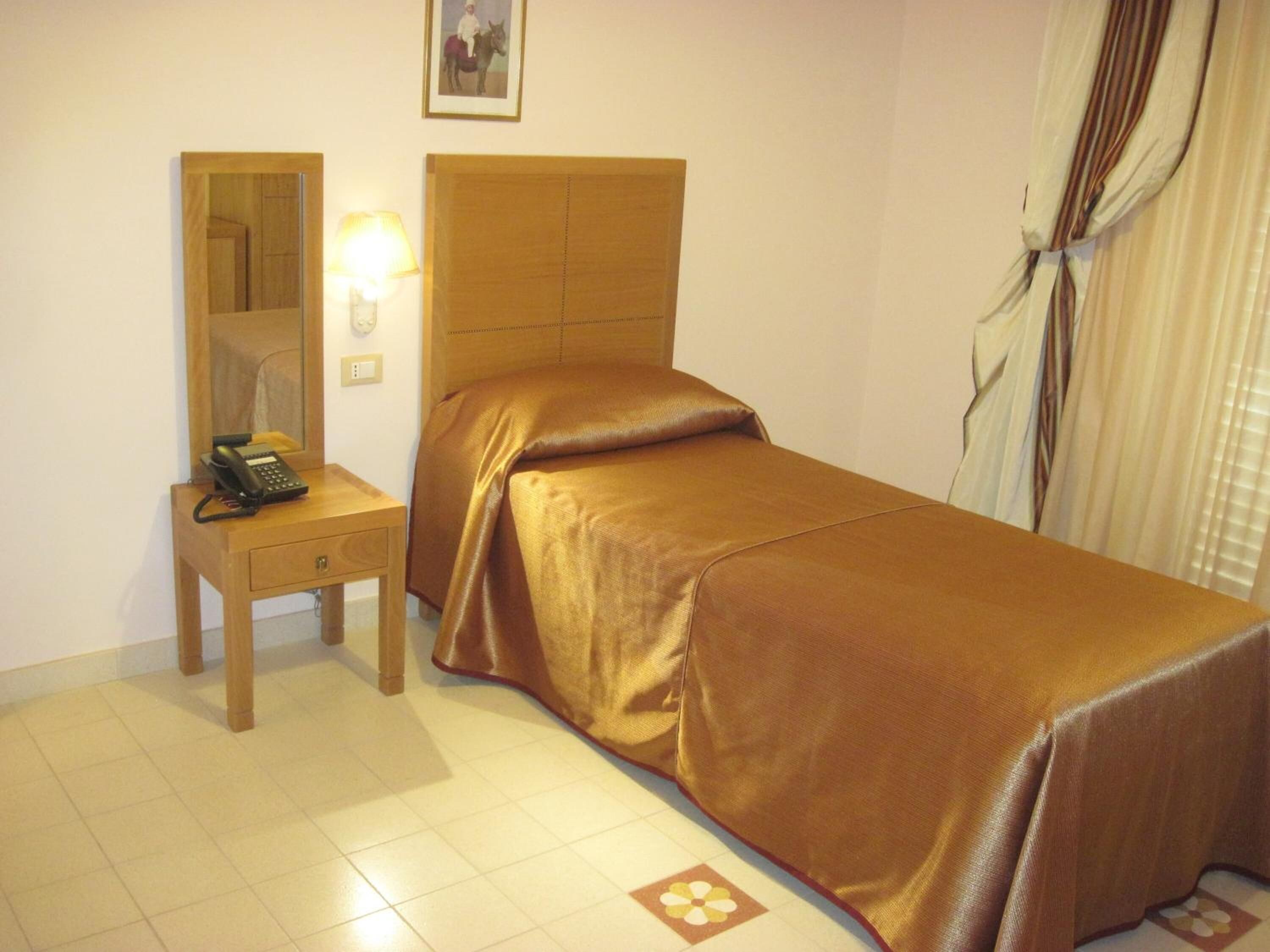 minibar, in-room safe, desk, blackout curtains