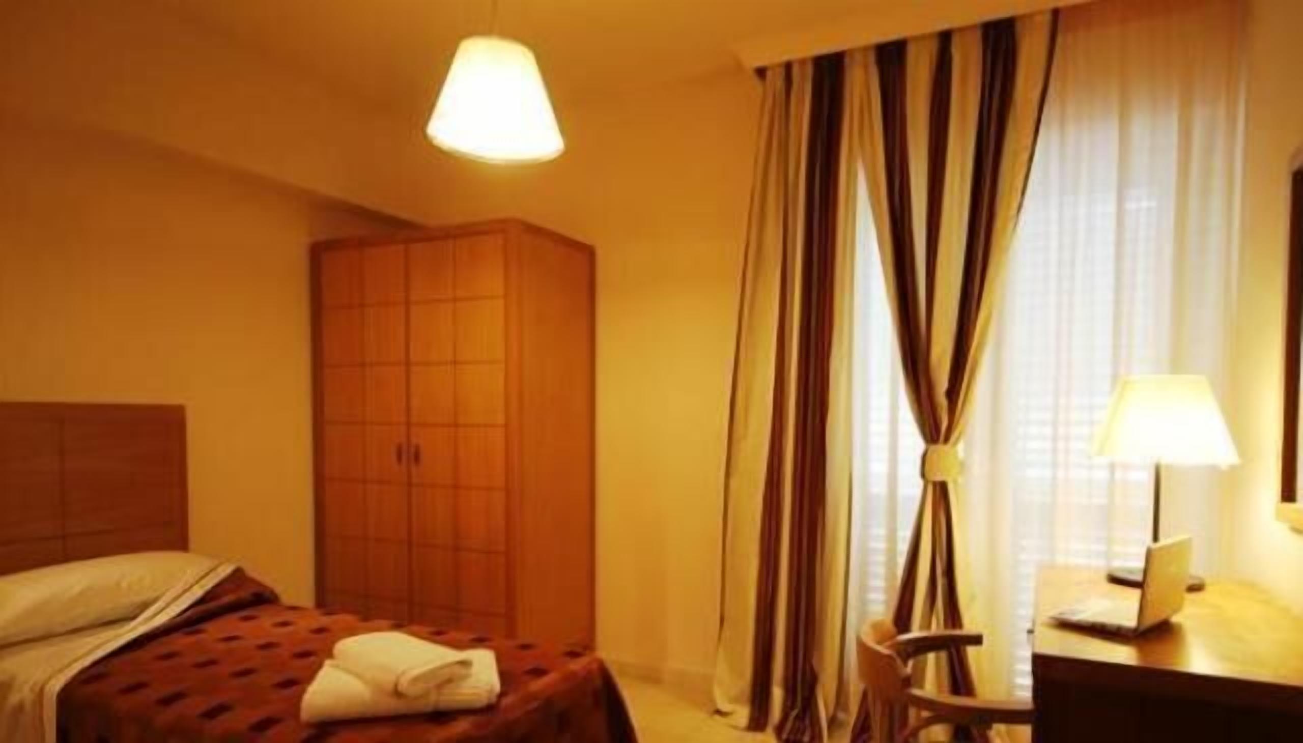 minibar, in-room safe, desk, blackout curtains