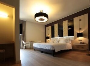 Egyptian cotton sheets, hypo-allergenic bedding, down comforters