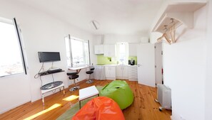 Apartment, River View (3rd Floor) | Living area