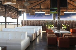 Bar (en el alojamiento)